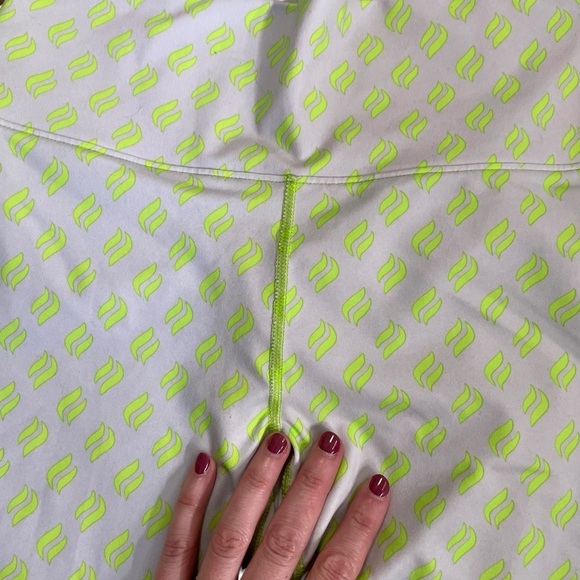 Fabletics Powerhold Lime Green & Gray Crop Leggings Sz S - Picture 4 of 7